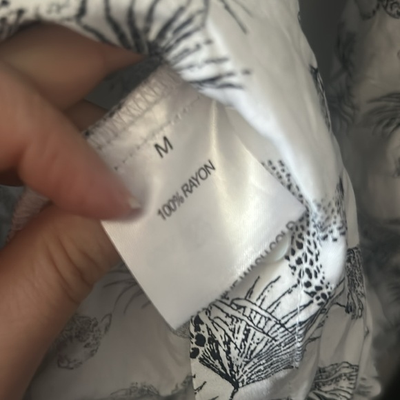 Leopard print button down medium - Picture 5 of 5